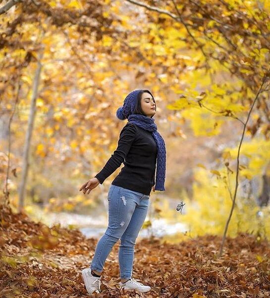 ژست عکس پاییزی مردانه