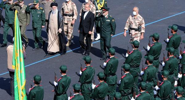 عکس جوانی سرلشکر موسوی