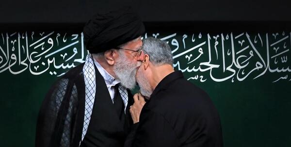 عکس حاج قاسم کنار رهبری