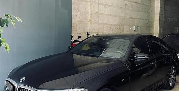 عکس ماشین ب ام و سری 5 سدان 530i