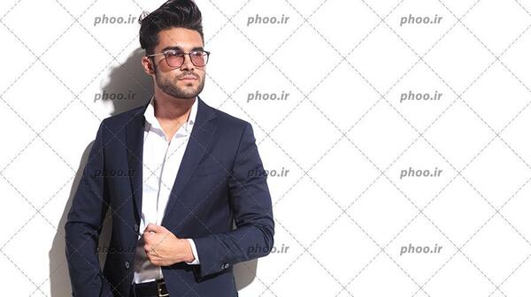 عکس پسر خوش تیپ با کت شلوار