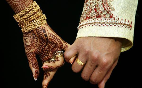 عکس دست عروس و داماد هندی