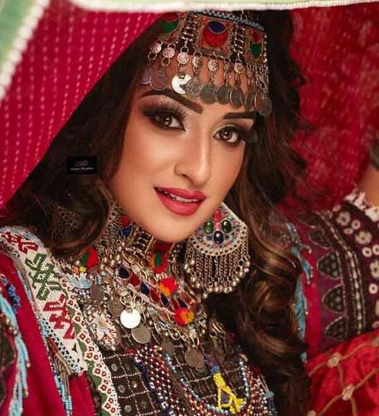 عکس دست عروس و داماد هندی