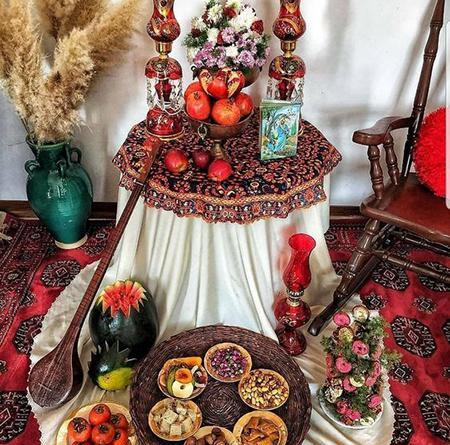 عکس شب یلدا زیر کرسی