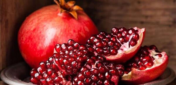 عکس شب یلدا زیر کرسی