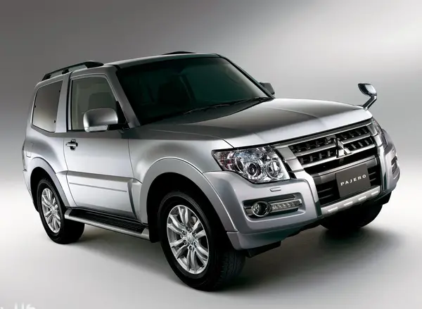 عکس ماشین mitsubishi pajero2door