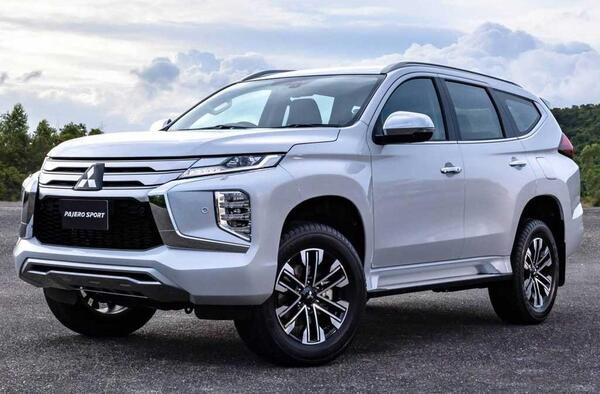 عکس ماشین mitsubishi pajero2door