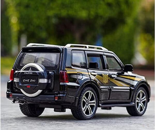 عکس ماشین mitsubishi pajero2door