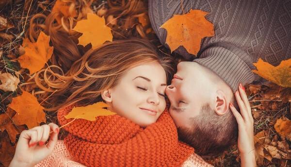 ژست عکس دونفره پاییزه