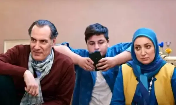 عکس نگار عابدی با فرزندش