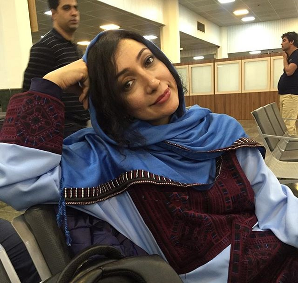 عکس نگار عابدی با فرزندش