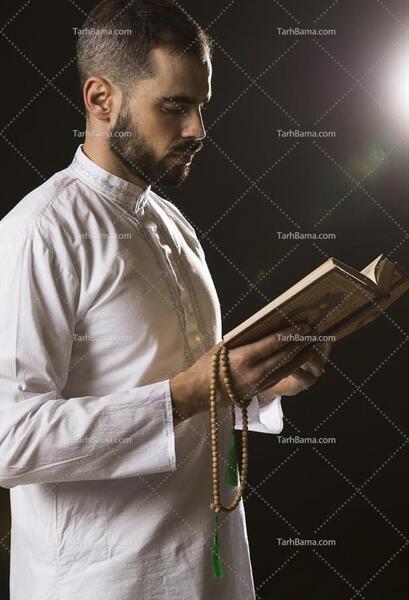 عکس در حال خوندن