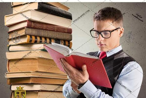 عکس در حال خوندن