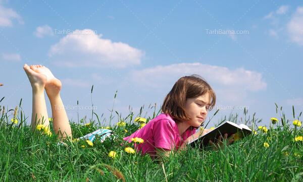عکس در حال خوندن