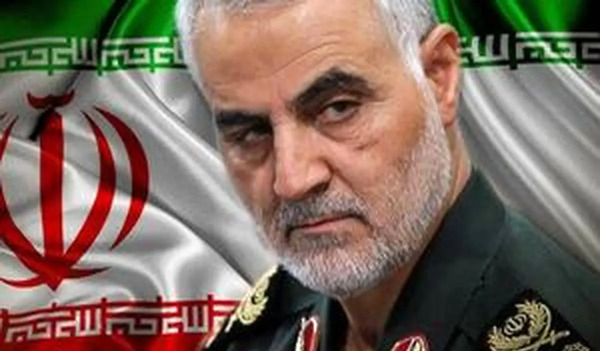 عکس حاج قاسم با بیسیم