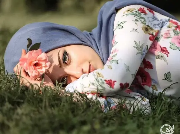 ژست عکس با چفیه دخترانه