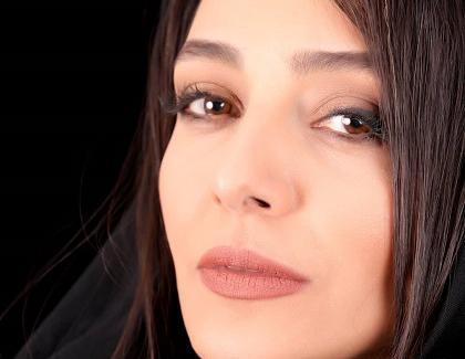 عکس ساره بیات و بچه اش