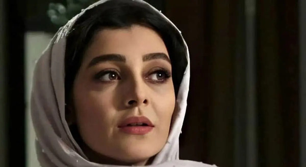 عکس ساره بیات و بچه اش