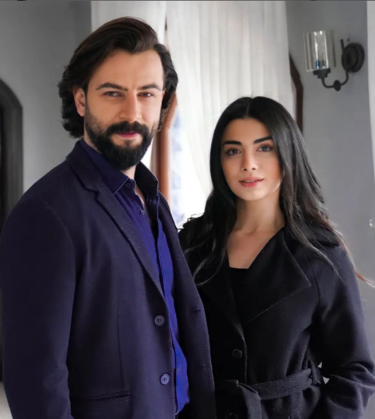 عکس عروسی اوزگه یاگیز