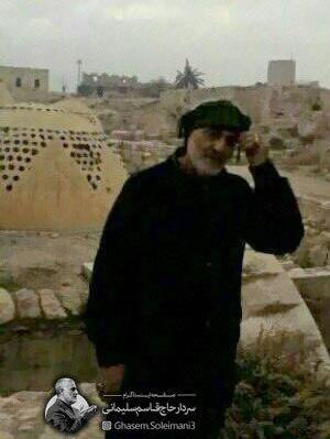 عکس قاسم سلیمانی با چفیه