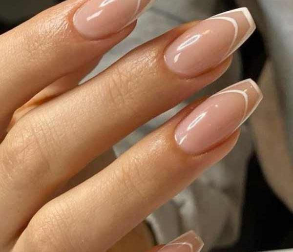 عکس طراحی ناخن فرنچ سفید