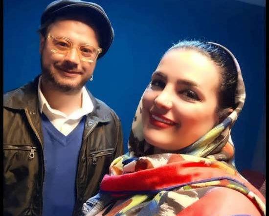 عکس علی صادقی در لباس زنانه مجری اخبار