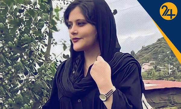 عکس مهسا امینی در مترو