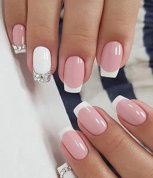 عکس طرح ناخن صورتی سفید