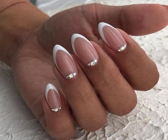 عکس مدل فرنچ ناخن با نگین
