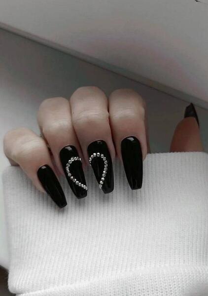 عکس مدل فرنچ ناخن با نگین