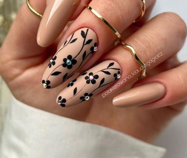 عکس مدل فرنچ ناخن با نگین