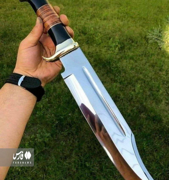 عکس گردنبند چاقو