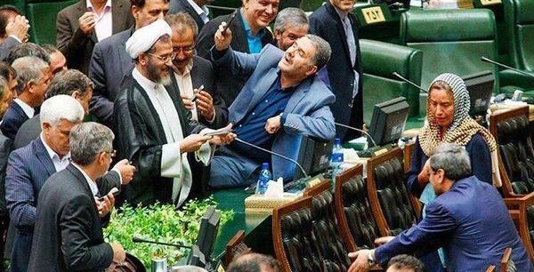 عکس پرحاشیه دخترانه