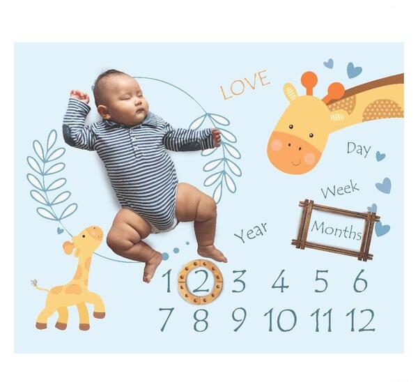 عکس ماهگرد نوزاد در فضای باز