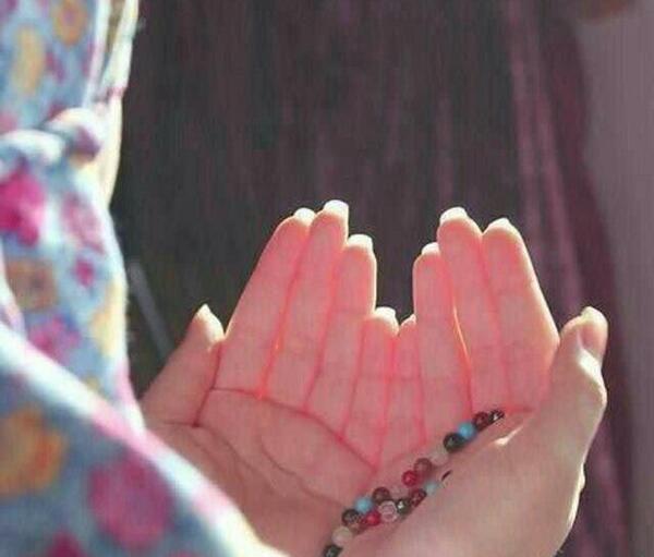 عکس در حال قنوت