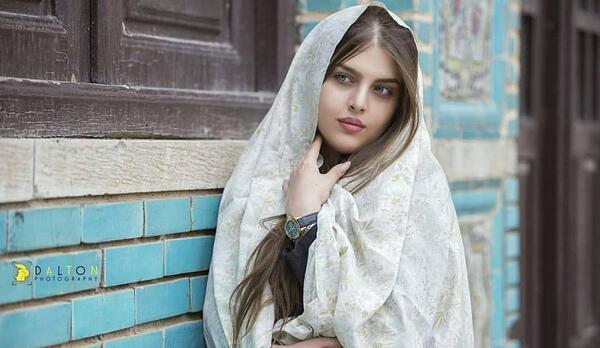 عکس ژست دخترانه ساده