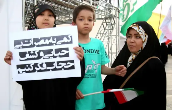 عکس بی حجاب حنانه احدی