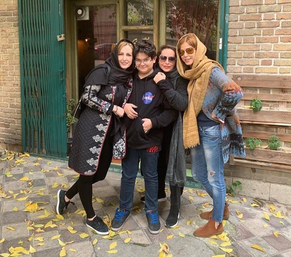 عکس شقایق دهقان و مادرش