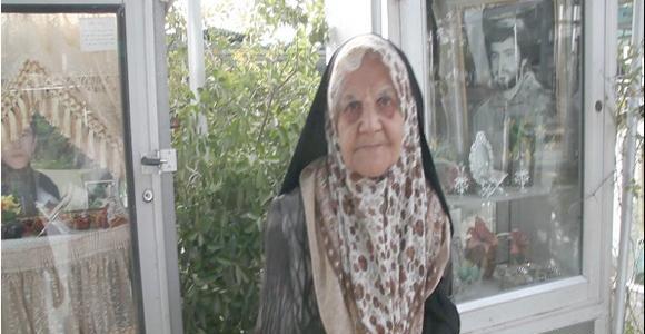 عکس خانوادگی گیتی معینی