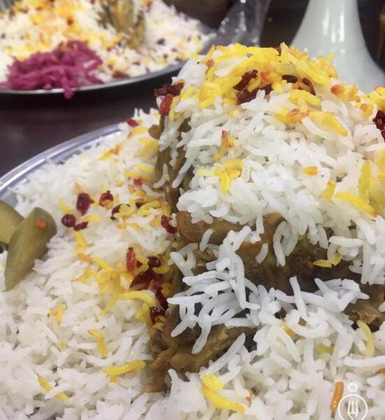 عکس از رستوران زعفران طلایی خرم آباد