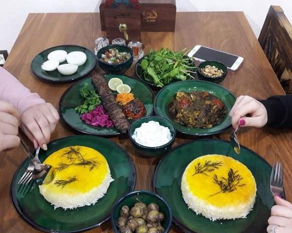 عکس از رستوران زعفران طلایی خرم آباد