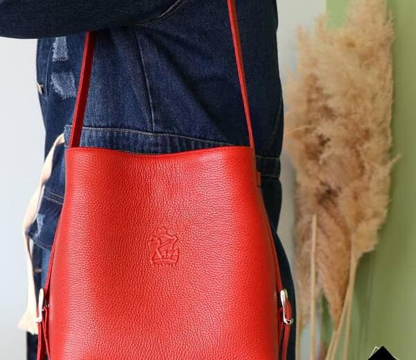 عکس کیف دوشی چرم زنانه