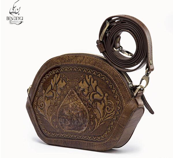 عکس کیف دوشی چرم زنانه