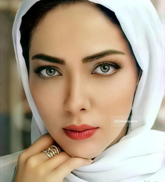 عکس لیلا اوتادی با حجاب