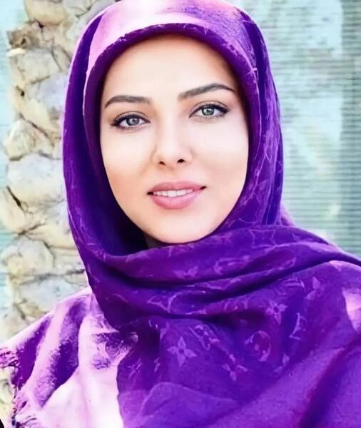 عکس لیلا اوتادی با حجاب