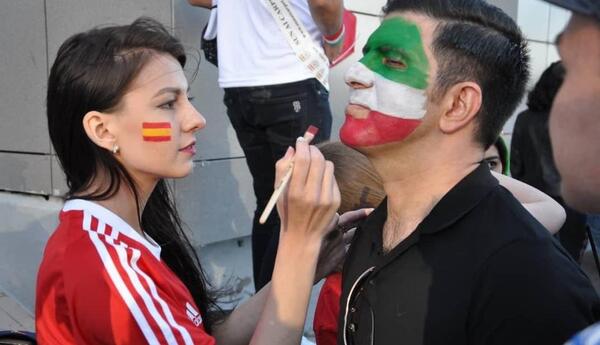 عکس نقاشی پرچم ایران روی صورت