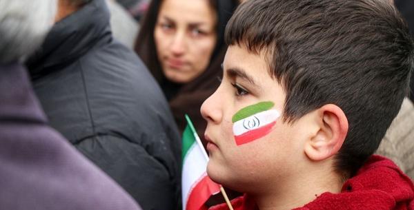 عکس نقاشی پرچم ایران روی صورت