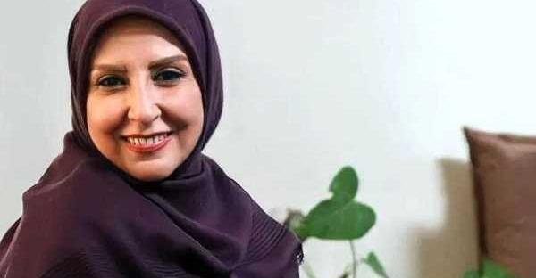 عکس دختر زیبا در حال تاب بازی
