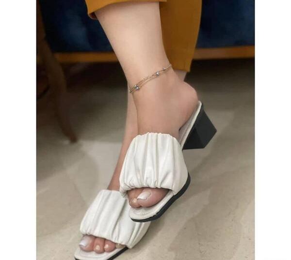 عکس دمپایی پاشنه دار