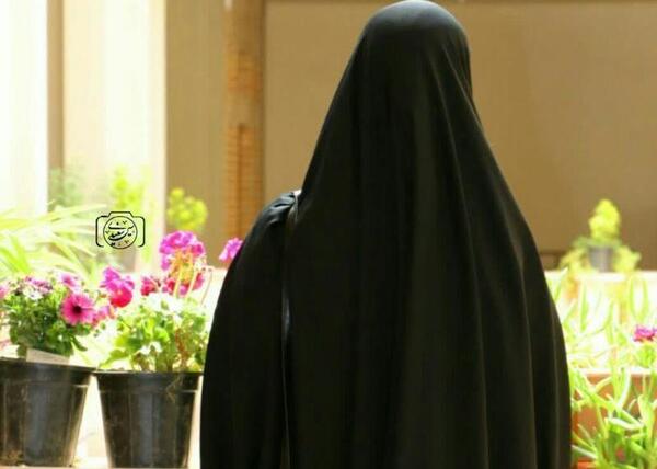 عکس دختر با حجاب با ماسک